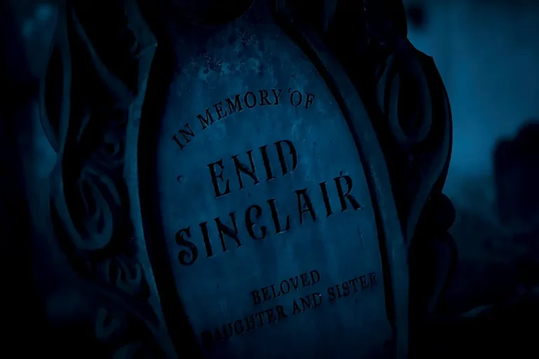 Enid muere en la temporada 2 de miércoles (Merlina)