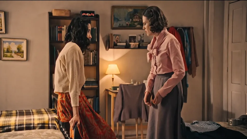 Cristina confiesa a Claudia su pecado del beso con el hombre casado Luis