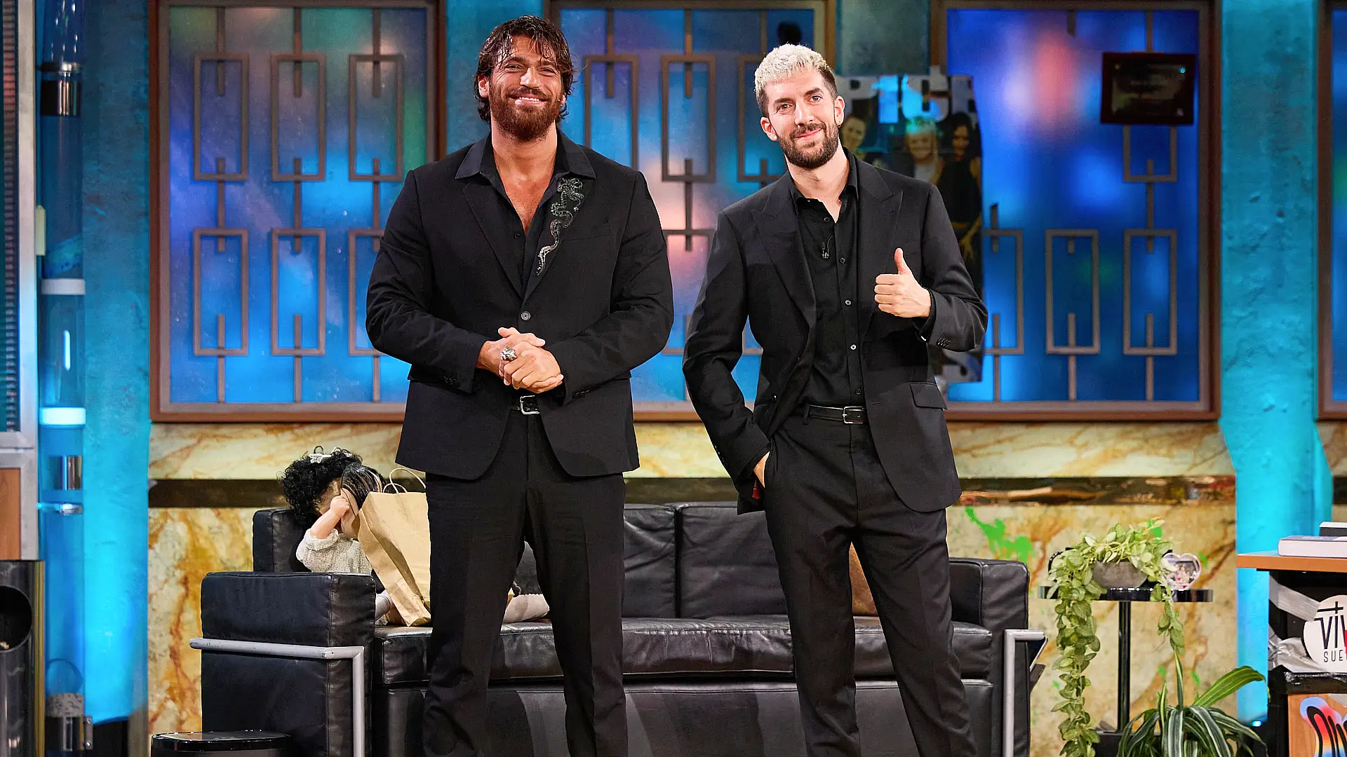 Can Yaman visita la revuelta