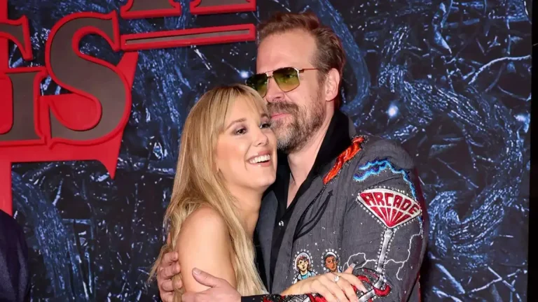 Millie Bobby Brown habría acusado a David Harbour de maltrato en el set